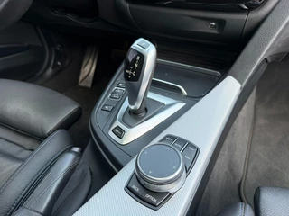 BMW 3 Serie BMW 3 Serie 330e M-Sport,Schuifdak,Leer,LED,Lane Ass.,NaviPro,Clima,Dealer OH - afbeelding nr 45