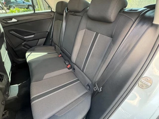 Volkswagen T-Roc Volkswagen T-Roc 1.0 TSI Style Airco/Lichtmetalen velgen/Navi/Apple Carplay - afbeelding nr 36