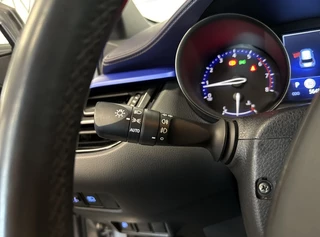 Toyota C-HR Toyota C-HR 1.2 Bi-Tone | CAMERA | NAVI | KEYLESS | LMV | METALLIC | LED - afbeelding nr 15