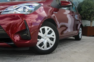 Toyota Yaris Toyota Yaris 1.5 Hybide | Navigatie | All Season | Camera (31946km!) - afbeelding nr 2