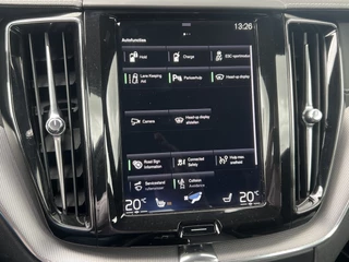 Volvo XC60 Navigatie Panoramadak Luchtvering Camera Head Up Display Leder Dashboard Carplay Elek. Stoel 19 Inch Velgen Stoelverwarming Standkachel On Call 1e Eigenaar Plug In Hybride BTW Auto - afbeelding nr 21