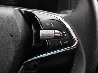 Škoda Karoq Skoda Karoq 1.5 TSI 150pk DSG Ambition | Navigatie | Apple Carpla/Android Auto | Camera | Climate Control | Adaptive Cruise control | Lichtmetalen Velgen - afbeelding nr 19