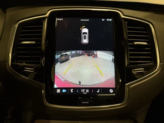 Volvo XC90 Volvo XC90 T8 Recharge AWD R-Design BLACK LONG RANGE PANO/TREKHAAK/HEAD-UP/MEMORY/H&K/CAMERA/ACC/PILOT-ASSIST/KEYLESS/LEER-SPORT/GOOGLE/PRIVACY/20