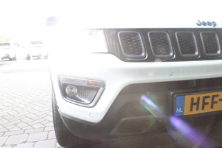 Jeep Compass Jeep Compass 4xe 240PK PHEV TRAILHAWK AUTOMAAT | NAVIGATIE | ACHTERUIRIJCAMERA | APPLE CARPLAY / ANDROID AUTO | DIGITALE COCKPIT | XENON KOPLAMPEN | 17