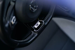 Volkswagen Golf Volkswagen Golf 2.0 TSI R 4Motion Pano Dsg DCC Dynaudio - afbeelding nr 30