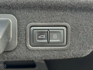 Audi A8 Audi A8 3.0 TDI quattro Pro Line+ Facelift Schuifdak Matrix Luchtvering Trekhaak NL Auto - afbeelding nr 28