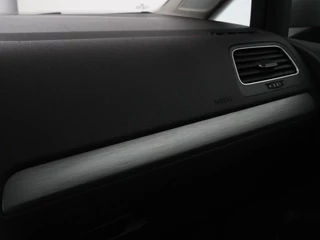 Volkswagen Golf Volkswagen Golf 1.0 TSI Connected Series | Carplay | Camera |  Navigatie | Climate control | Parkeerhulp | Cruise control | Sportstoelen - afbeelding nr 21