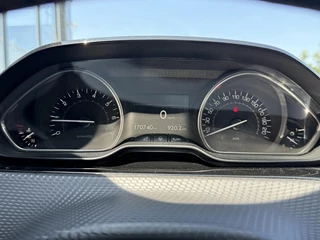 Peugeot 2008 Peugeot 2008 1.2 PureTech Allure Pano,Navi,Trekhaak,Pdc,Clima,Cruise,110pk,Lmv,Apk tot 12-2025 - afbeelding nr 17