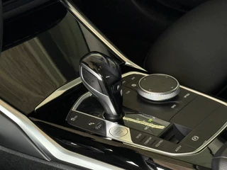 BMW 3 Serie BMW 3-serie 320i Executive Sport Sportstoelen|Sfeer|Dealer Onderhouden - afbeelding nr 20