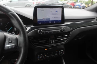 Ford Focus Ford Focus Wagon 1.5 EcoBoost ST Line Business / Camera / Navigatie / Keyless / B&O / 17'' / Stuurverwarming / DAB / Dodehoek / Cruise Control - afbeelding nr 17