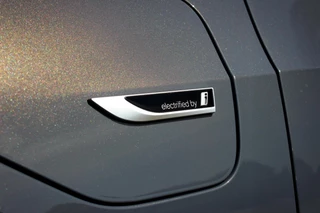 BMW 2 Serie BMW 2-serie Active Tourer 225e xDrive Luxury Line // Copper Grey Metallic - Elek. Panoramadak - Harman Kardon - Houtafwerking - Sensatec - Camera - Stoelverwarming - afbeelding nr 11