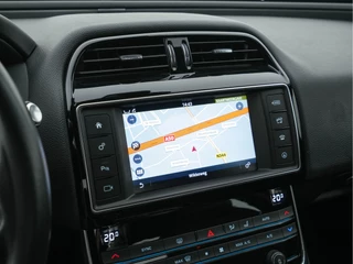 Jaguar XE Jaguar XE 2.0 D R-Sport-Pack Aut. *LEATHER-MICROFIBRE | BI-XENON | NAVI-FULLMAP | MERIDIAN-SOUND | HEATED-SPORTSEATS | CAMERA | ECC | KEYLESS | PDC | SHIFT-PADDLES | LANE-ASSIST | CRUISE | 17''ALU* - afbeelding nr 15