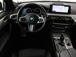 BMW 5 Serie BMW 5-serie 520d xDrive M-Sport | Leder | Sportstoelen |  Camera | Full LED | Trekhaak | Keyless | Navigatie | Sfeerverlichting | Climate control - afbeelding nr 3