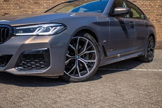 BMW 5 Serie BMW 5-serie 520i M-Sport,schuifdak,H&K,BTW,NAP,Sportseats - afbeelding nr 25