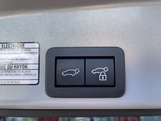 Toyota Yaris Cross Toyota Yaris Cross 1.5 Hybrid Executive | Pano | Trekhaak | Elektr. Achterklep - afbeelding nr 30