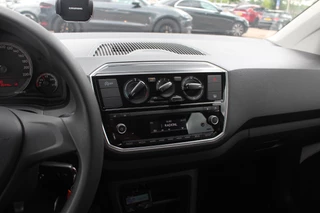 Volkswagen up! Volkswagen up! 1.0 BMT take up! / Airco / Radio / LED Dagrijverlichting / Elektr. ramen voor / Parrot - afbeelding nr 18