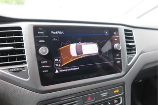Volkswagen Golf Sportsvan Cruise-control,PDC, LMV,Achteruitrijcamera ,Stoelverwarming, Navigatie . etc. . - afbeelding nr 45