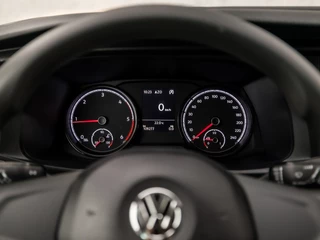 Volkswagen Transporter Volkswagen Transporter Kombi 2.0 TDI L1H1 Comfortline 9 Persoons (APPLE CARPLAY, TREKHAAK, PARKEERSENSOREN, GETINT GLAS, ELEK RAMEN, NIEUWE APK, NIEUWSTAAT) - afbeelding nr 19