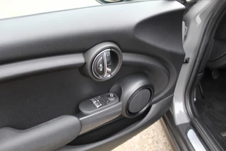 MINI One MINI One Mini 1.5 102PK Navigatie / Airco / Cruise control - afbeelding nr 20