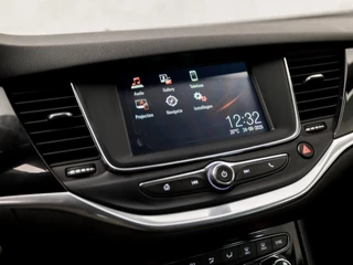 Opel Astra Opel Astra Sports Tourer 1.2 Sport (APPLE CARPLAY, NAVIGATIE, CLIMATE, CAMERA, ADAPTIVE CRUISE, SPORTSTOELEN, GETINT GLAS, LEDER, TREKHAAK, NIEUWSTAAT) - afbeelding nr 26
