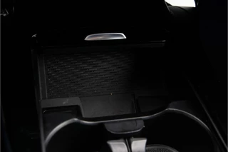 Mercedes-Benz CLA Mercedes-Benz CLA 180 AMG Widescreen, Sfeerverlichting, Camera, 19