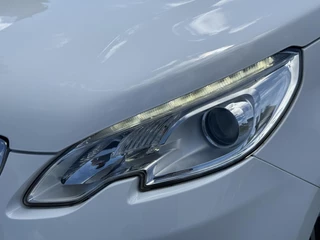 Peugeot 2008 Peugeot 2008 1.2 PureTech Active Automaat,2e Eigenaar,Pano,Navi,Dealer Onderhouden,Airco,Cruise,Extra Set winter,Apk tot 06-2026 - afbeelding nr 27