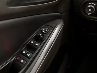 Opel Grandland X (APPLE CARPLAY, GROOT NAVI, STUUR/STOELVERWARMING, CAMERA, LEDER, SPORTSTOELEN, LED KOPLAMPEN, PARKEERSENSOREN, NIEUWE APK, NIEUWSTAAT) - afbeelding nr 24