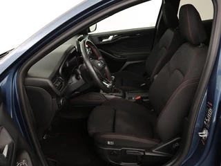 Ford Focus Ford Focus 1.0 EcoBoost ST Line X | Panoramadak |  Stoel & stuurverwarming | Adaptive cruise | Camera | Carplay | Full LED | Trekhaak | Climate control | Navigatie - afbeelding nr 4