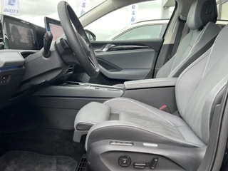 Volkswagen Passat Navigatie Panoramadak Trekhaak IQ Light Leder Elek Stoelen + Verwarming + Koeling + Massage 360 Camera Extra Getint Glas Vol Opties BTW Auto MHEV - afbeelding nr 11