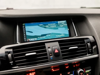 BMW X4 BMW X4 xDrive20i M Sport High Executive 184Pk Automaat (NAVIGATIE, M PAKKET, HARMAN/KARDON, GETINT GLAS, LEDEREN SPORTSTOELEN, STOELVERWARMING, XENON, PARKEERSENSOREN, ZWART HEMEL, NIEUWSTAAT) - afbeelding nr 8