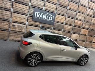 Renault Clio Renault Clio 1.2 TCe Initiale Paris PANO NAV Leder BOSE Stoelverwarming - afbeelding nr 19