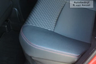 Toyota Yaris Toyota Yaris 1.5 Hybrid Launch Edition / Executive I JBL I 1e Eig. I NL-auto - afbeelding nr 14