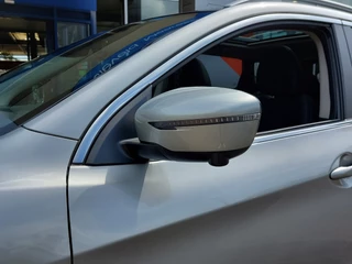 Nissan QASHQAI 1.2 DIG-T 116pk N-Connecta Design-Pack | Origineel NL | Navi | Clima | Cruise | Keyless Entry | Panoramadak | Pdc V+A+360 Camera | Rijstrook+Licht+Regensensor | Privacy Glass | 18''lm - afbeelding nr 38