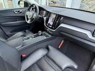 Volvo XC60 Volvo XC60 2.0 B5 Momentum Exclusive |Pano|Carplay|Leer|Memory|AutoPilot|HUD|El.Trekhaak|19
