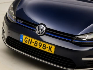 Volkswagen Golf 204Pk Automaat (NAVIGATIE, LOGISCH NAP, CLIMATE, CRUISE, SPORTSTOELEN, LED KOPLAMPEN, PARKEERSENSOREN, GETINT GLAS, ZWART HEMEL, NIEUWE APK, NIEUWSTAAT) - afbeelding nr 26