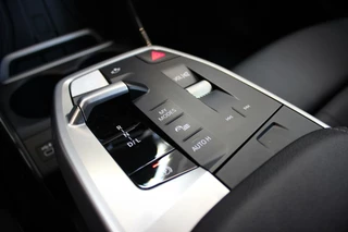 BMW 2 Serie BMW 2-serie Active Tourer 225e xDrive Luxury Line // Copper Grey Metallic - Elek. Panoramadak - Harman Kardon - Houtafwerking - Sensatec - Camera - Stoelverwarming - afbeelding nr 33