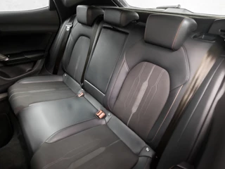 CUPRA Formentor 150Pk Automaat (APPLE CARPLAY, GROOT NAVI, SFEERVERLICHTING, LEDER, CAMERA, SPORTSTOELEN, STUUR/STOELVERWARMING, GETINT GLAS, KEYLESS, ADAPTIVE CRUISE, NIEUWSTAAT) - afbeelding nr 16