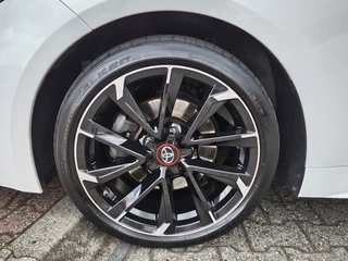Toyota Corolla Touring Sports Toyota Corolla Touring Sports 2.0 Hybrid GR-Sport Plus Bi-Tone | Trekhaak | Head-Up Display | - afbeelding nr 35