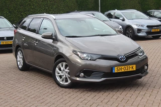 Toyota Auris Toyota Auris Touring Sports 1.8 Hybrid Dynamic / Camera / Navigatie / Keyless / 16'' / DAB / Cruise Control / Getint glas - afbeelding nr 29