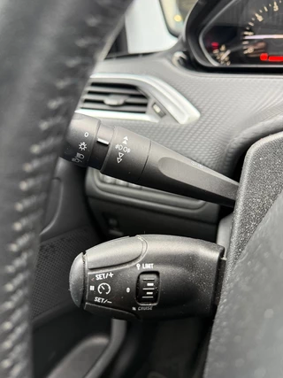 Peugeot 2008 Peugeot 2008 1.2 PureTech Blue Lion - afbeelding nr 43
