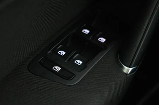 Volkswagen Golf Volkswagen Golf 1.0 TSI Comfortline | Carplay | Navigatie |  Adaptive cruise | Climate control | PDC | Bluetooth | Comfortstoelen | LED - afbeelding nr 24