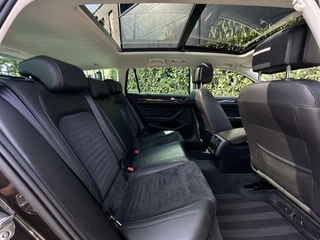 Volkswagen Passat Volkswagen Passat Variant 1.8 TSI HIGHLINE FACELIFT, PANO, NAVI, CRUISE, LEDER/ALCANTARA, ECC-AIRCO, DIGITAL, KEYLESS, ERGO-COMFORT, LICHTMETAAL 17
