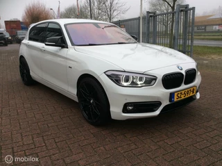 BMW 1 Serie BMW 1-serie 118d Executive 19