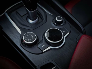 Alfa Romeo Giulia Alfa Romeo Giulia 2.0T Super | PANORAMADAK | KEYLESS | DNA | LANE ASSIST | VOL OPTIES! - afbeelding nr 58