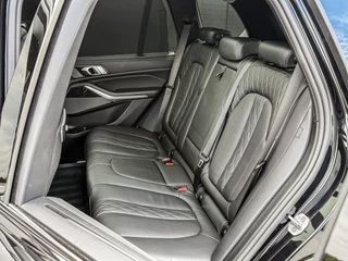 BMW X5 BMW X5 xDrive50e 490PK High Executive M-Sport | PANO | HARMAN KARDON | SKYLOUNGE | WARMTECOMFORT | LEDER | - afbeelding nr 16