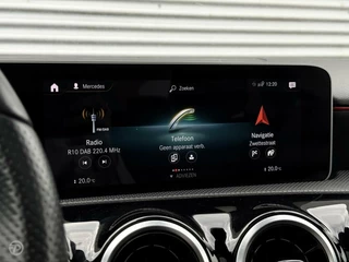Mercedes-Benz A-Klasse Mercedes-Benz A-klasse 200 AMG Panoramadak Camera LED DAB Widescreen Apple CarPlay/Android Auto Night Pakket Stoelverwarming - afbeelding nr 17