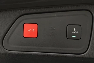 Peugeot 3008 Peugeot 3008 1.6 HYbrid 225 Allure | Stoelverwarming | Adaptive cruise | Camera | Carplay | Half leder | Navigatie | PDC | Sfeerverlichting | Full LED - afbeelding nr 30