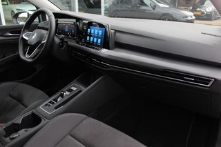 Volkswagen Golf Volkswagen Golf 1.5 eTSI Style / Camera / Head-up / Virtual Cockpit / Leder&Alcantara / 17'' / Keyless / ACC / DAB / Full LED / Stoelverwarming - afbeelding nr 13