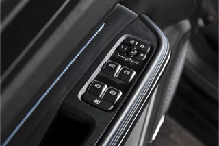 Lynk & Co 01 | 360 Camera | 7.4 kWh Boordlader | S/K-panodak | Adapt. Cruise | Memory | Elek. klep | LM 20