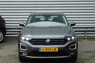 Volkswagen T-Roc Clima Cruise Navi Carplay Camera 17